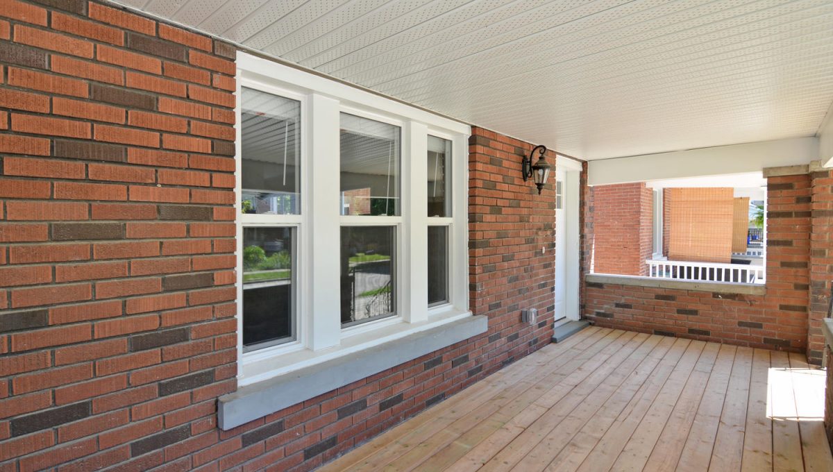 15 Barrington Ave London ON-large-004-15-Front Porch-1500x994-72dpi