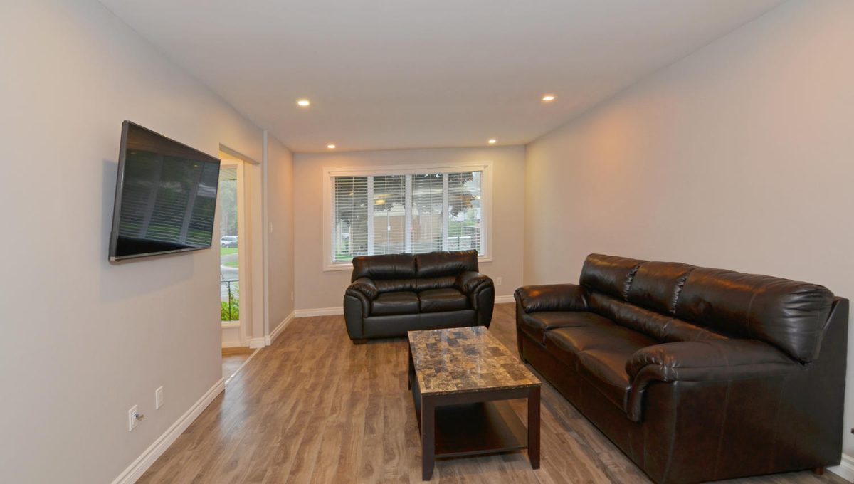 407 Rippleton Rd London ON N6G-large-005-19-Living Room-1500x994-72dpi