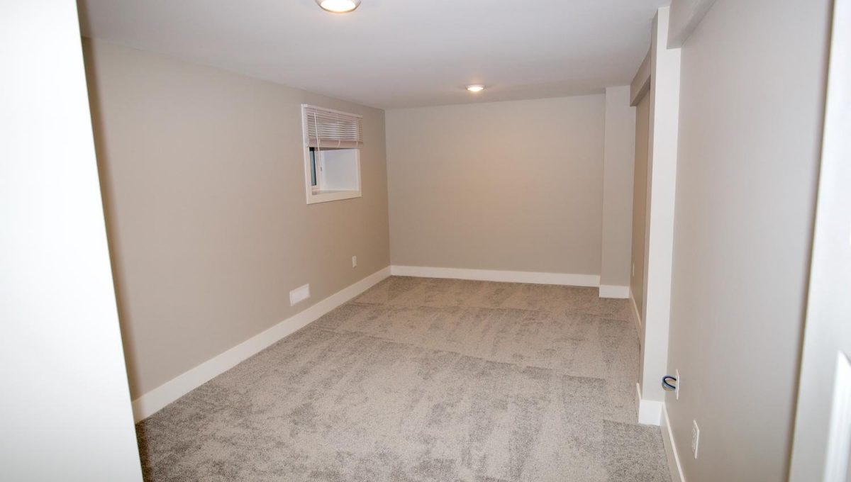 23 Kensington Ave London ON-large-025-1-basement bedroom 2-1500x1000-72dpi