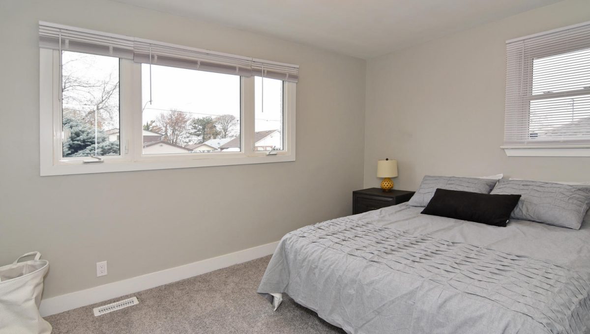 1645 Mardell St London ON N5V-large-009-008-Bedroom 1-1500x1000-72dpi