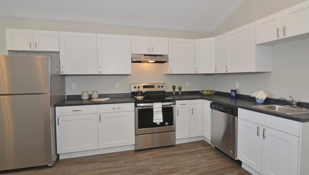 5 Goldwick Crescent London ON-large-050-49-Unit BOpen Concept Kitchen-1500x994-72dpi